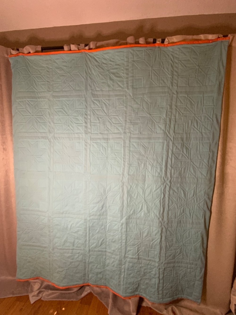 Star-Pattern Quilt - Picture 5 of 7